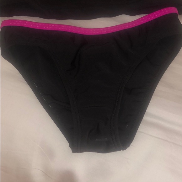Speedo two piece bathing suit- like new - Picture 5 of 6